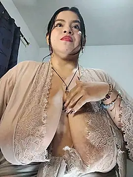 LucyDiamonds1 online show from October 2025 10:27:02 AM