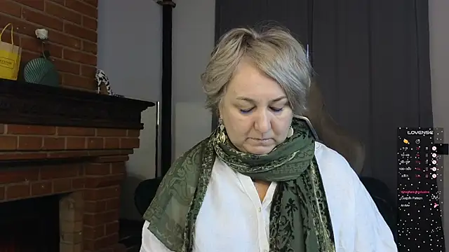 Snapshot of Marta_Wils chatting on October 2025 01:25:02 AM Marta Wils online show from October 2025 01:25:02 AM