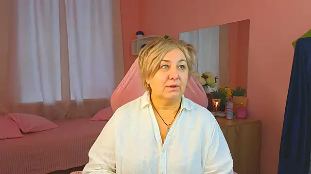 Snapshot of Marta_Wils chatting on October 2025 02:09:01 AM Marta Wils online show from October 2025 02:09:01 AM