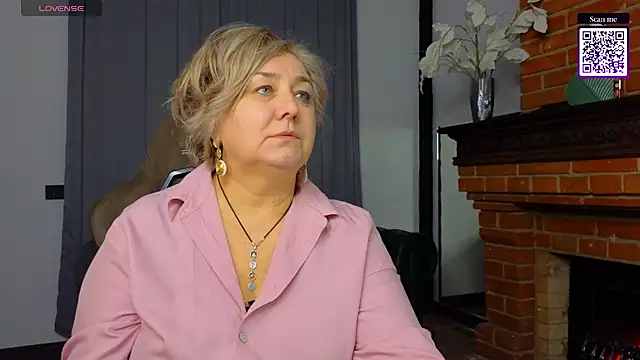 Snapshot of Marta_Wils chatting on October 2025 12:41:02 AM Marta Wils online show from October 2025 12:41:02 AM