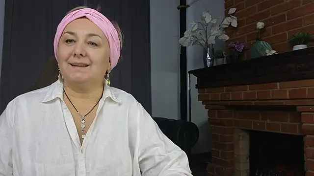 Snapshot of Marta_Wils chatting on October 2025 04:24:01 AM Marta Wils online show from October 2025 04:24:01 AM