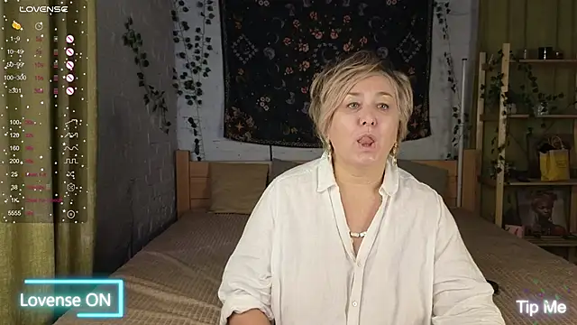 Snapshot of Marta_Wils chatting on October 2025 01:39:03 AM Marta Wils online show from October 2025 01:39:03 AM