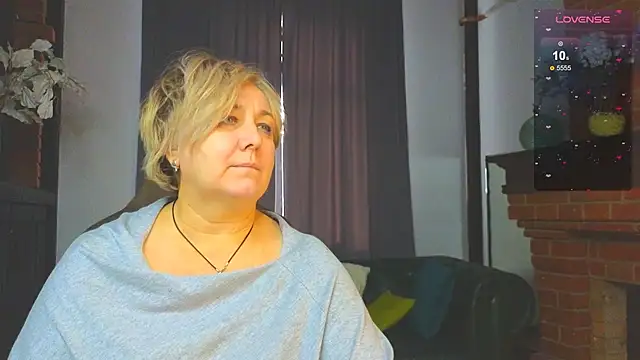 Snapshot of Marta_Wils chatting on October 2025 05:09:02 AM Marta Wils online show from October 2025 05:09:02 AM