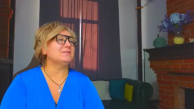 Snapshot of Marta_Wils chatting on November 2025 03:07:01 AM Marta Wils online show from November 2025 03:07:01 AM