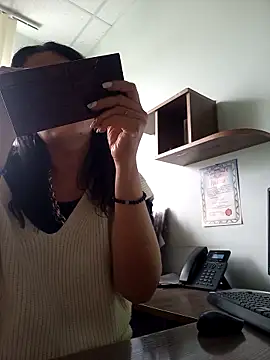 ValeriaLove43211 online show from September 2025 07:57:01 AM