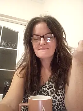 ValeriaLove43211 online show from October 2025 06:50:01 PM