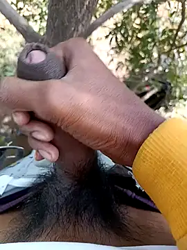 Snapshot of Swati335 chatting on December 2025 05:25:02 AM Swati335 online show from December 2025 05:25:02 AM