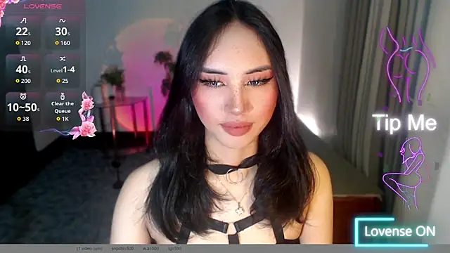 Snapshot of Divine_Goddesss chatting on October 2025 03:07:02 AM Divine Goddesss online show from October 2025 03:07:02 AM