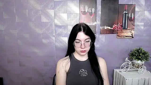 Snapshot of MiraBabe_ chatting on November 2025 08:13:02 AM MiraBabe online show from November 2025 08:13:02 AM