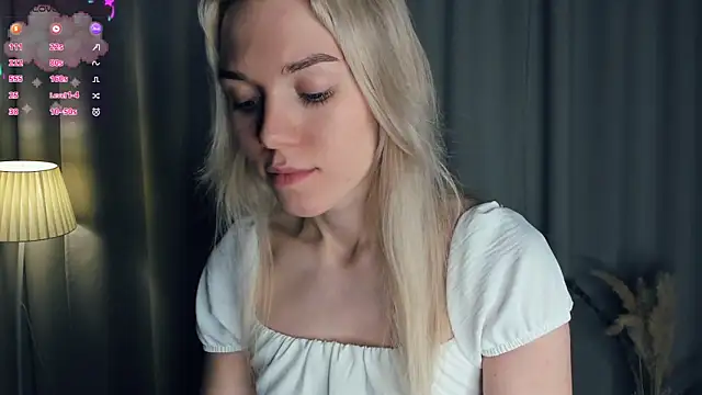 Snapshot of DianeHonnette chatting on November 2025 07:13:01 PM DianeHonnette online show from November 2025 07:13:01 PM