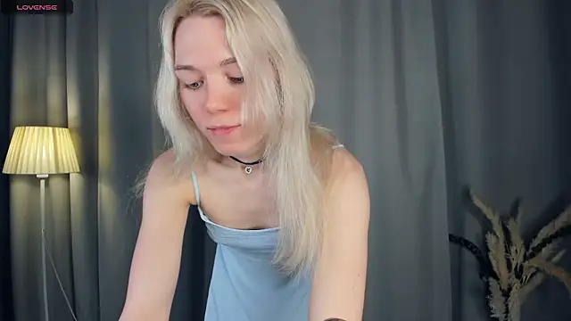 Snapshot of DianeHonnette chatting on January 2026 07:48:01 PM DianeHonnette online show from January 2026 07:48:01 PM