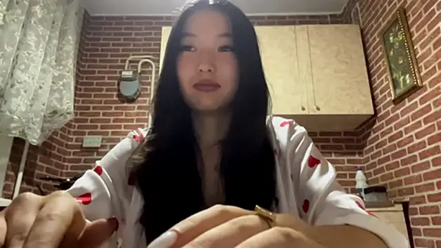 EmmaLeexth online show from September 2025 05:03:02 PM