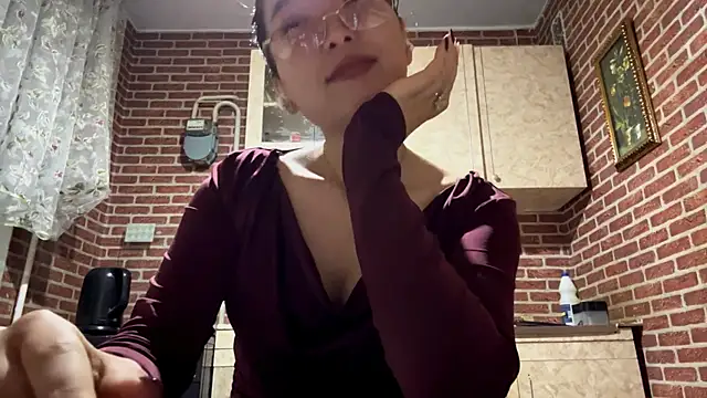 EmmaLeexth online show from September 2025 01:15:01 PM