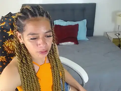 Amber  s online show from October 2025 02:04:01 PM