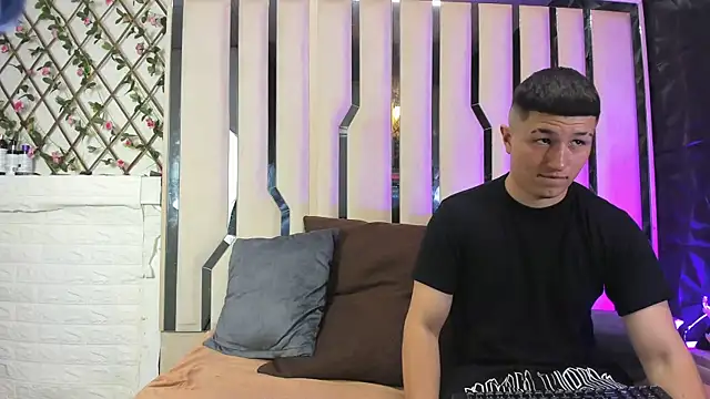 ANLLELOAndANGELA online show from May 2026 04:45:02 PM