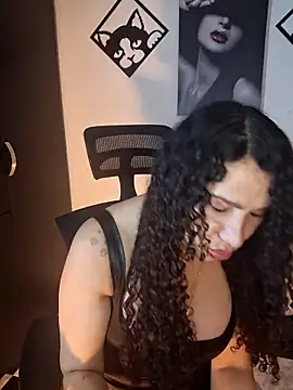Lina 444 online show from April 2026 10:23:02 PM