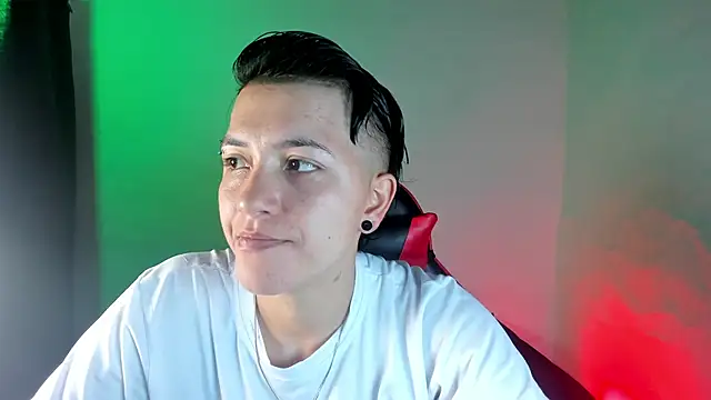 Snapshot of nicocoox chatting on November 2025 02:01:02 AM nicocoox online show from November 2025 02:01:02 AM