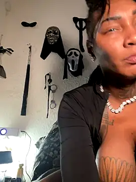 QUEENCALIMOD online show from December 2025 06:19:02 AM