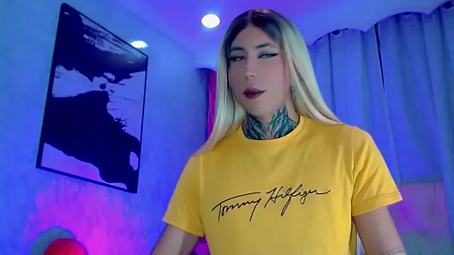 Julia Bulette1 online show from May 2026 01:03:02 AM