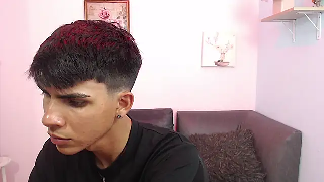 Snapshot of David_925_ chatting on October 2025 04:21:02 AM David 925 online show from October 2025 04:21:02 AM