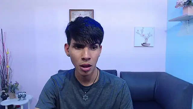 Snapshot of David_925_ chatting on October 2025 04:18:02 AM David 925 online show from October 2025 04:18:02 AM