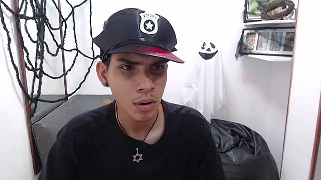 Snapshot of David_925_ chatting on October 2025 04:13:02 AM David 925 online show from October 2025 04:13:02 AM