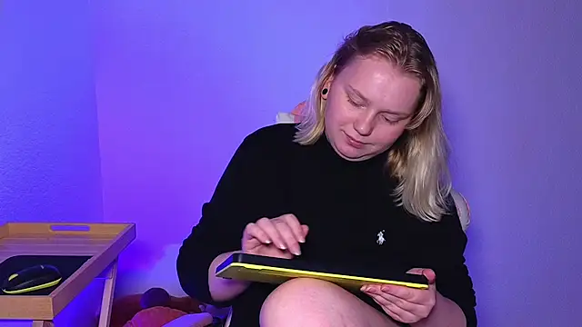 lame cat online show from September 2025 12:05:01 AM