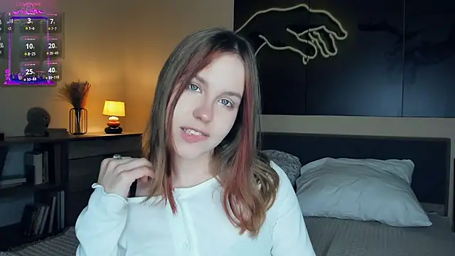 Snapshot of MaliaBourraine chatting on October 2025 09:19:02 AM MaliaBourraine online show from October 2025 09:19:02 AM