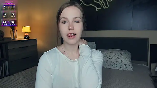 Snapshot of MaliaBourraine chatting on October 2025 07:09:02 AM MaliaBourraine online show from October 2025 07:09:02 AM