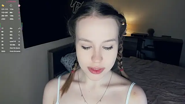 Snapshot of MaliaBourraine chatting on December 2025 07:03:02 AM MaliaBourraine online show from December 2025 07:03:02 AM