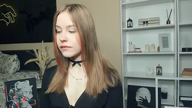 MaliaBourraine online show from May 2026 08:00:01 AM