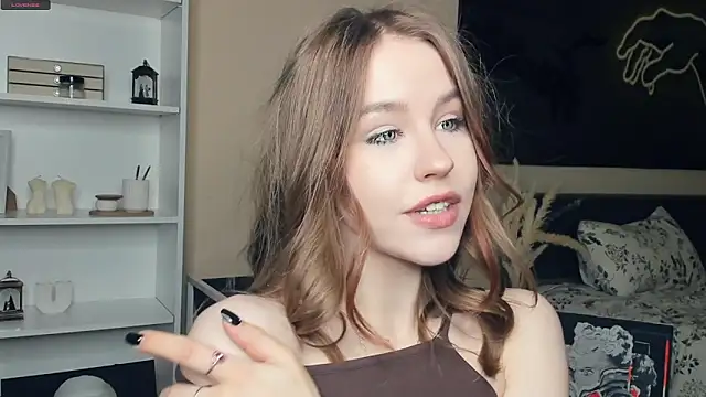 MaliaBourraine online show from May 2026 07:28:02 AM