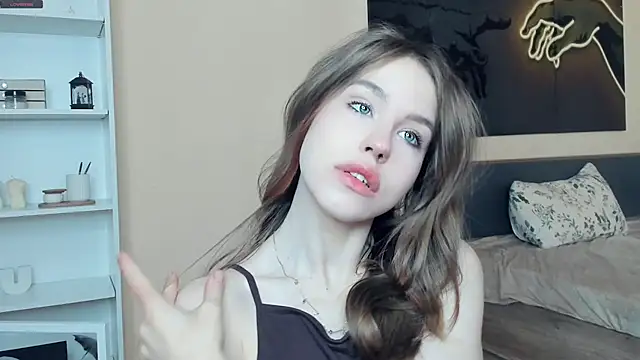 MaliaBourraine online show from May 2026 07:36:02 AM