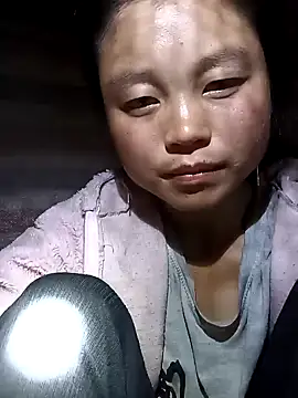 clara-cute online show from October 2025 01:01:01 PM