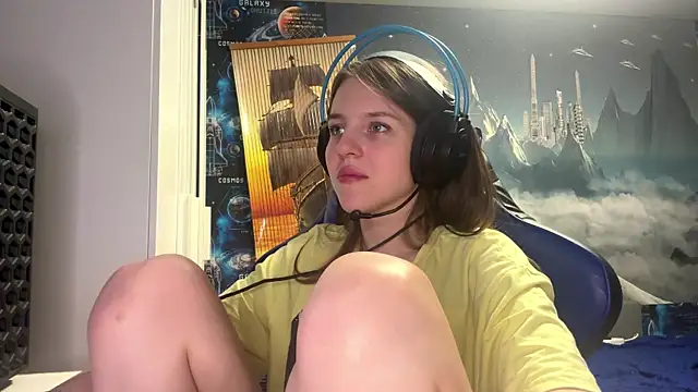 Snapshot of Elira_Breeze chatting on March 2026 04:42:01 PM Elira Breeze online show from March 2026 04:42:01 PM