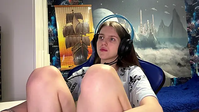 Snapshot of Elira_Breeze chatting on March 2026 12:35:02 PM Elira Breeze online show from March 2026 12:35:02 PM