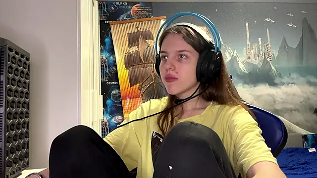 Snapshot of Elira_Breeze chatting on March 2026 02:56:01 PM Elira Breeze online show from March 2026 02:56:01 PM