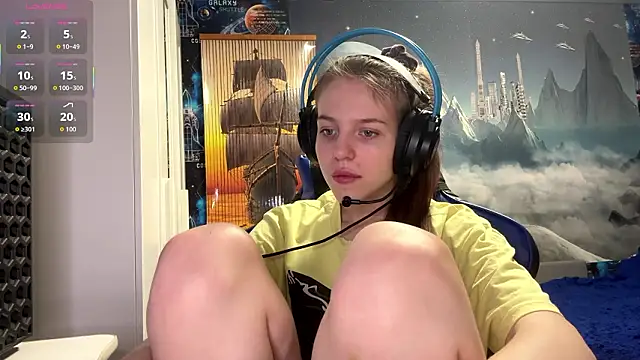 Snapshot of Elira_Breeze chatting on March 2026 12:20:01 PM Elira Breeze online show from March 2026 12:20:01 PM