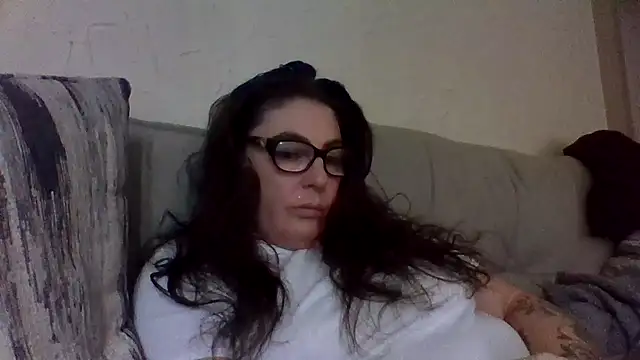 Snapshot of Rileyxxx69 chatting on November 2025 04:22:02 PM Rileyxxx69 online show from November 2025 04:22:02 PM