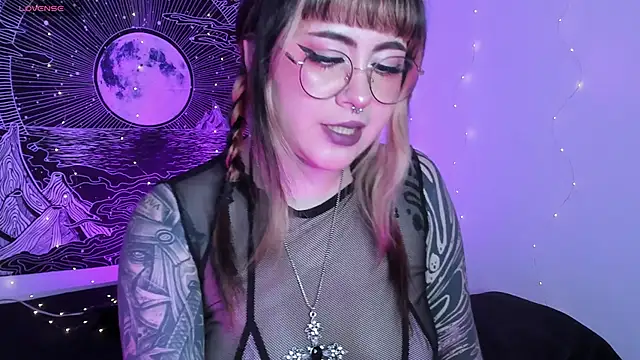 Snapshot of Hallucigenia_ chatting on December 2025 03:54:02 PM Hallucigenia online show from December 2025 03:54:02 PM