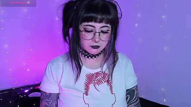 Snapshot of Hallucigenia_ chatting on March 2026 09:50:01 PM Hallucigenia online show from March 2026 09:50:01 PM