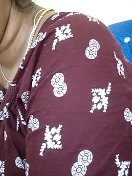 sweetqueen143 online show from September 2025 01:42:01 AM