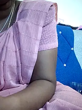 sweetqueen143 online show from October 2025 05:54:02 PM