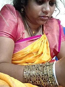 sweetqueen143 online show from October 2025 05:46:02 PM