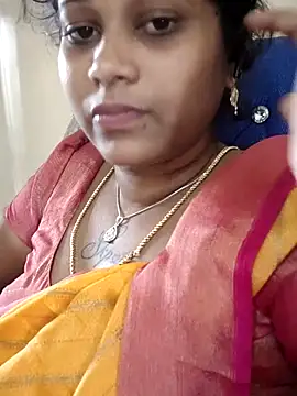 Snapshot of sweetqueen143 chatting on November 2025 04:44:02 AM sweetqueen143 online show from November 2025 04:44:02 AM