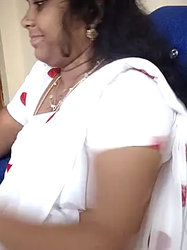 Snapshot of sweetqueen143 chatting on November 2025 04:50:01 PM sweetqueen143 online show from November 2025 04:50:01 PM