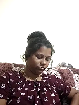 Snapshot of sweetqueen143 chatting on December 2025 03:52:01 PM sweetqueen143 online show from December 2025 03:52:01 PM