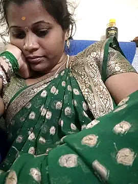 Snapshot of sweetqueen143 chatting on January 2026 04:10:01 PM sweetqueen143 online show from January 2026 04:10:01 PM