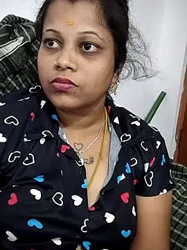 sweetqueen143 online show from May 2026 11:34:04 PM