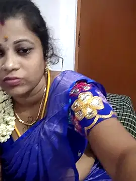sweetqueen143 online show from June 2026 02:33:01 PM